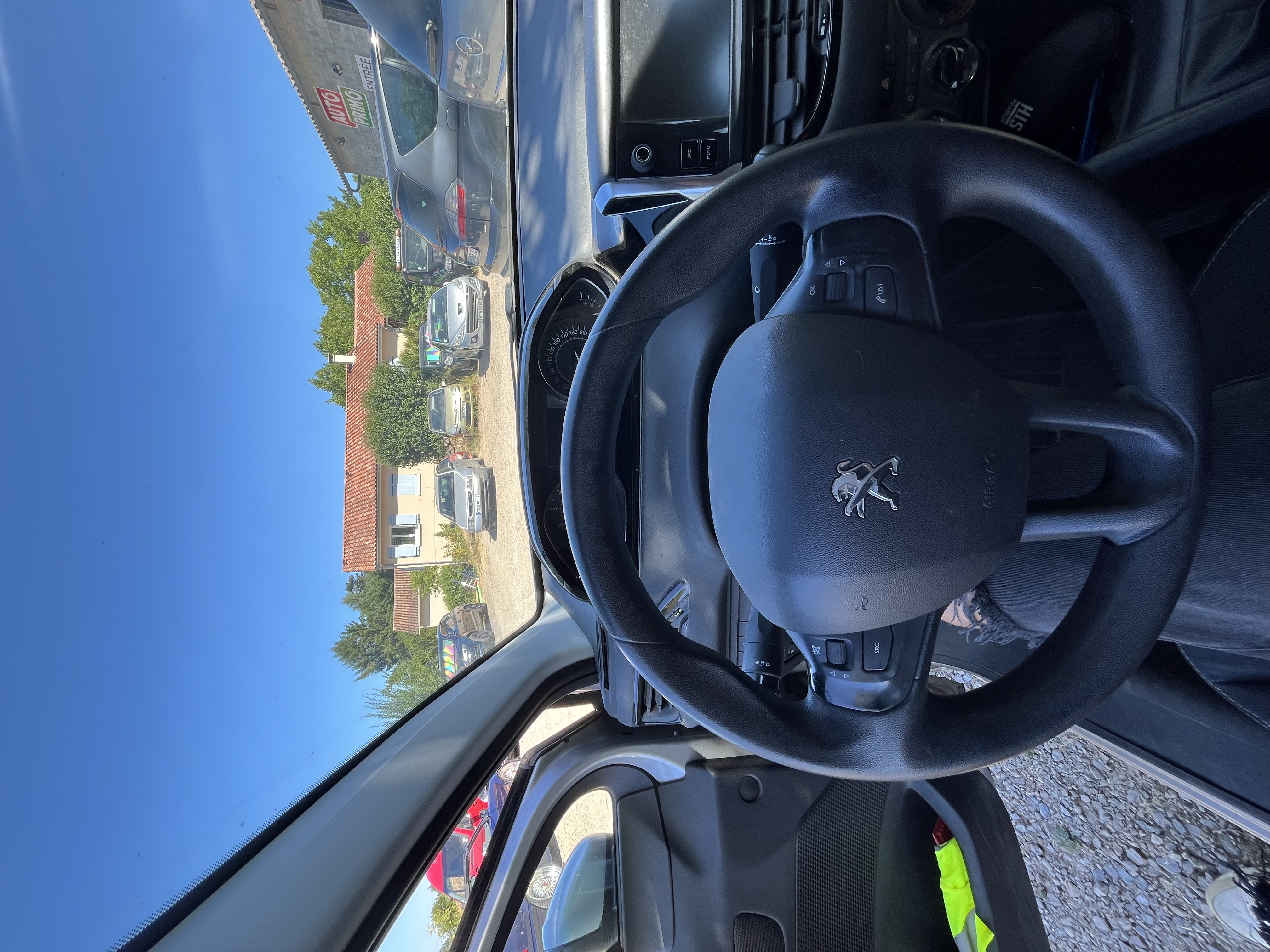 Peugeot 208 · 1.6 BlueHDi 75cv