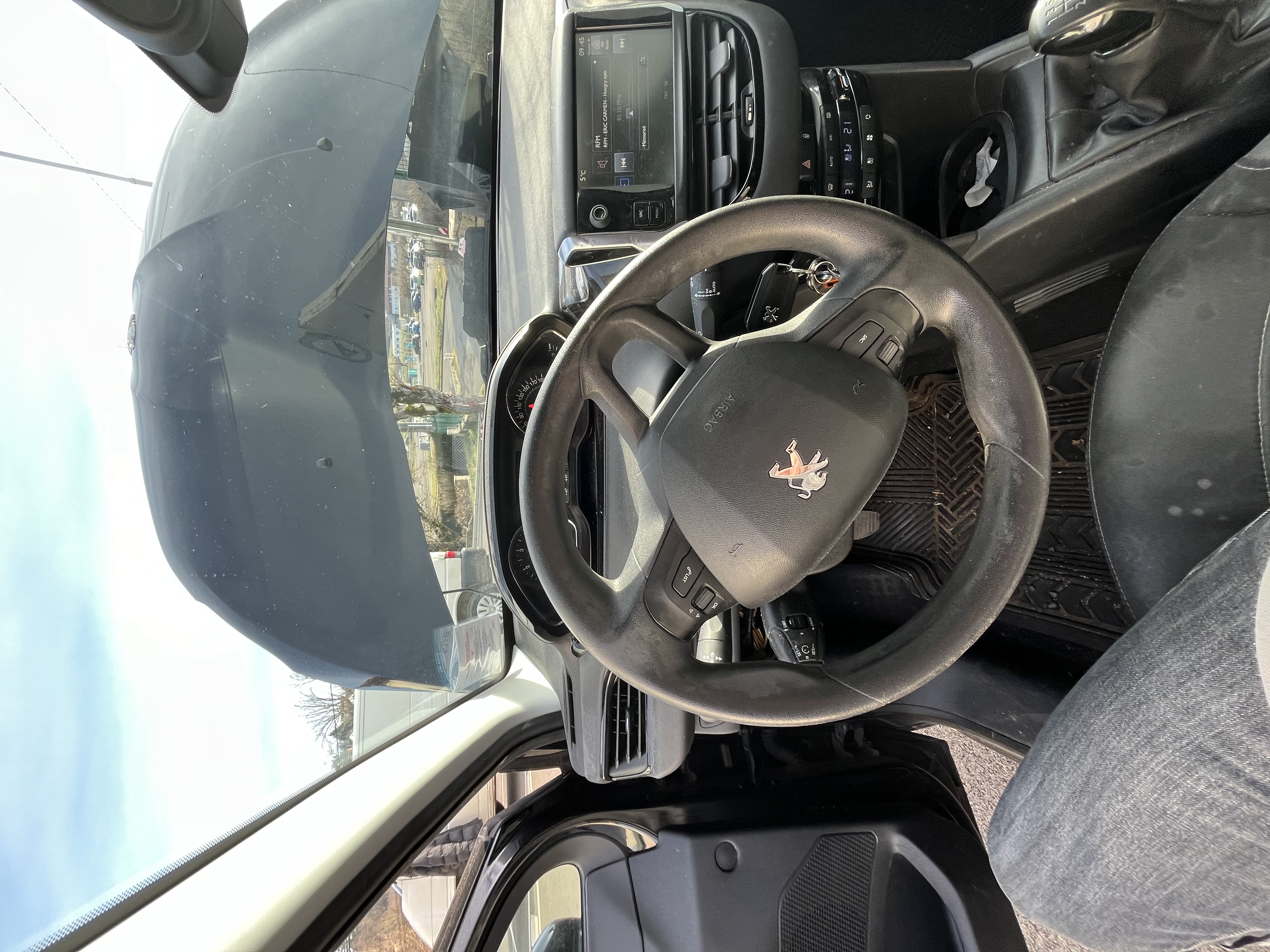 Peugeot 208 · 1.6 eHDi 92cv
