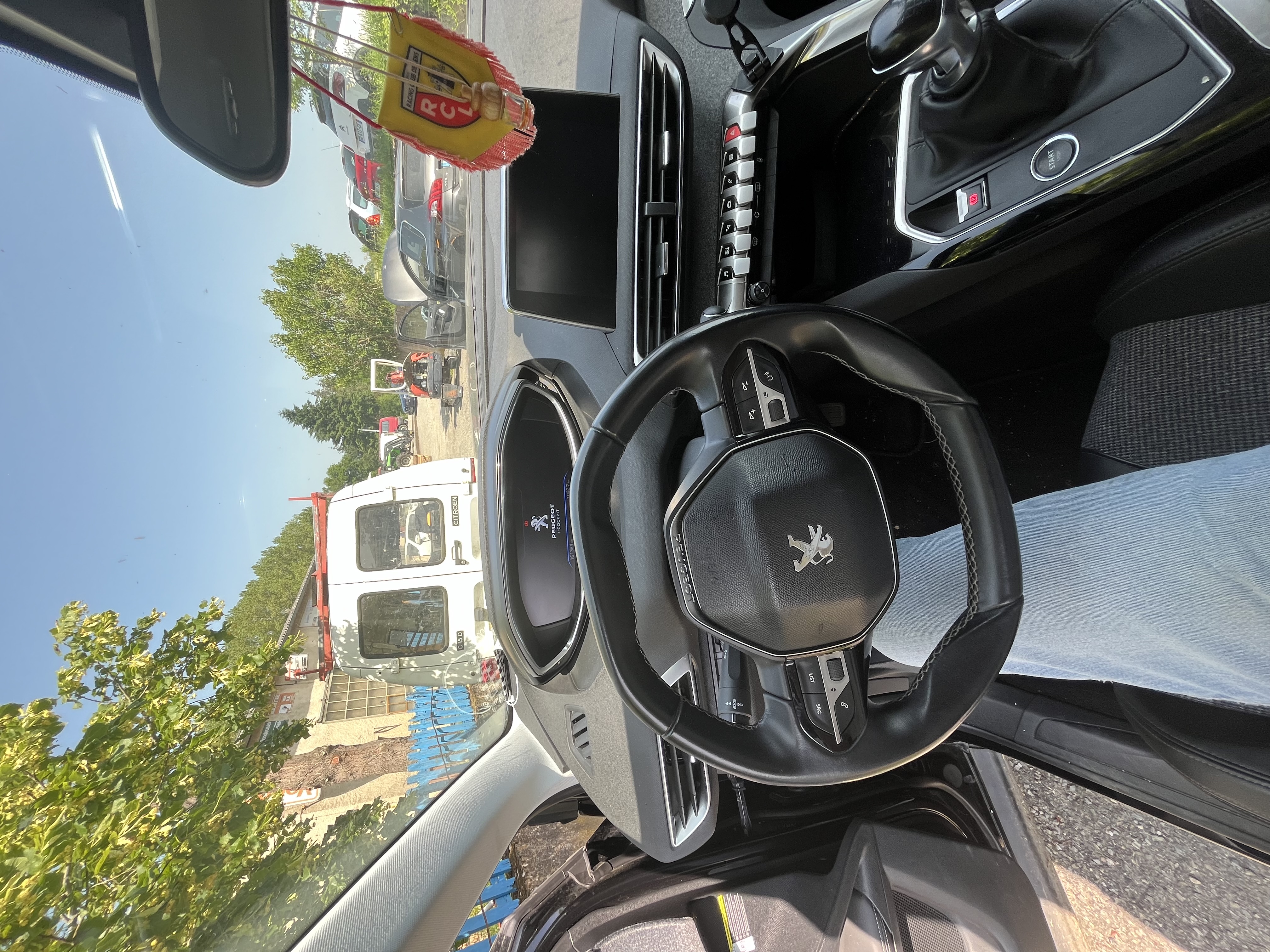 Peugeot 3008 · 1.5 BlueHDi 130cv